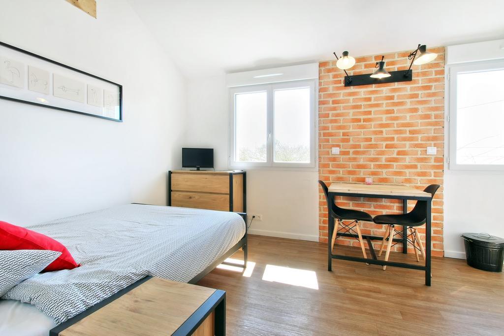 Les Gîtes d'Emilie Melesse Extérieur photo