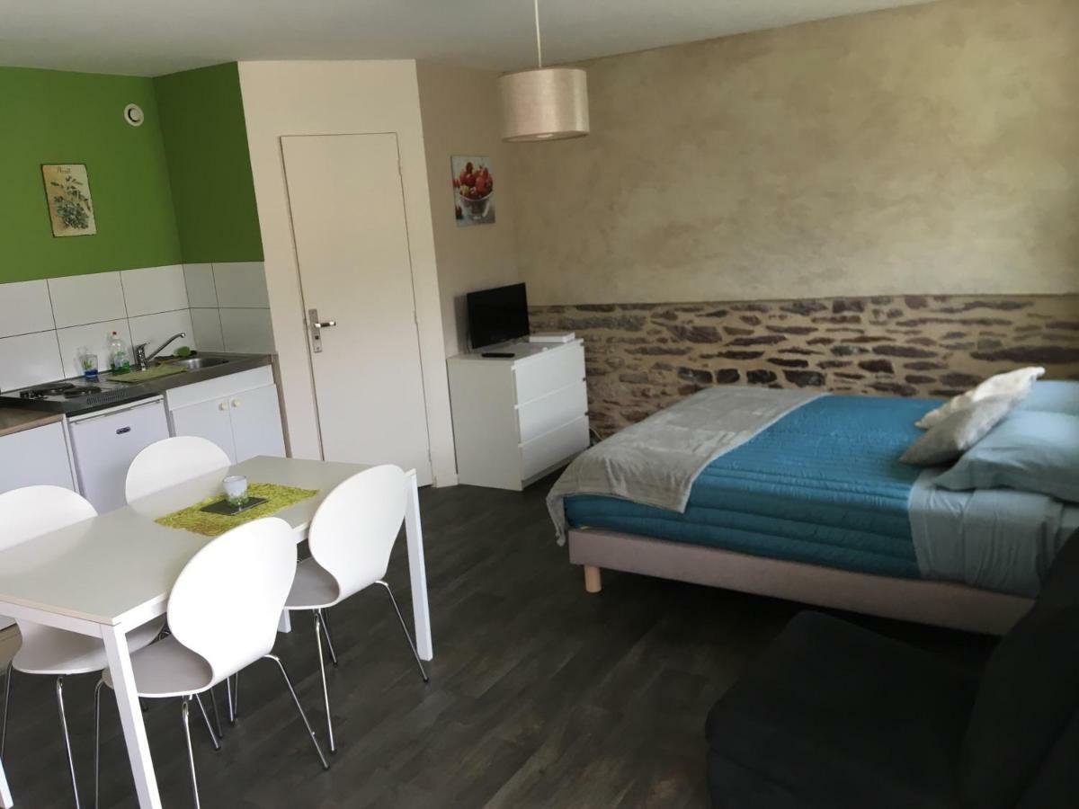 Les Gîtes d'Emilie Melesse Extérieur photo